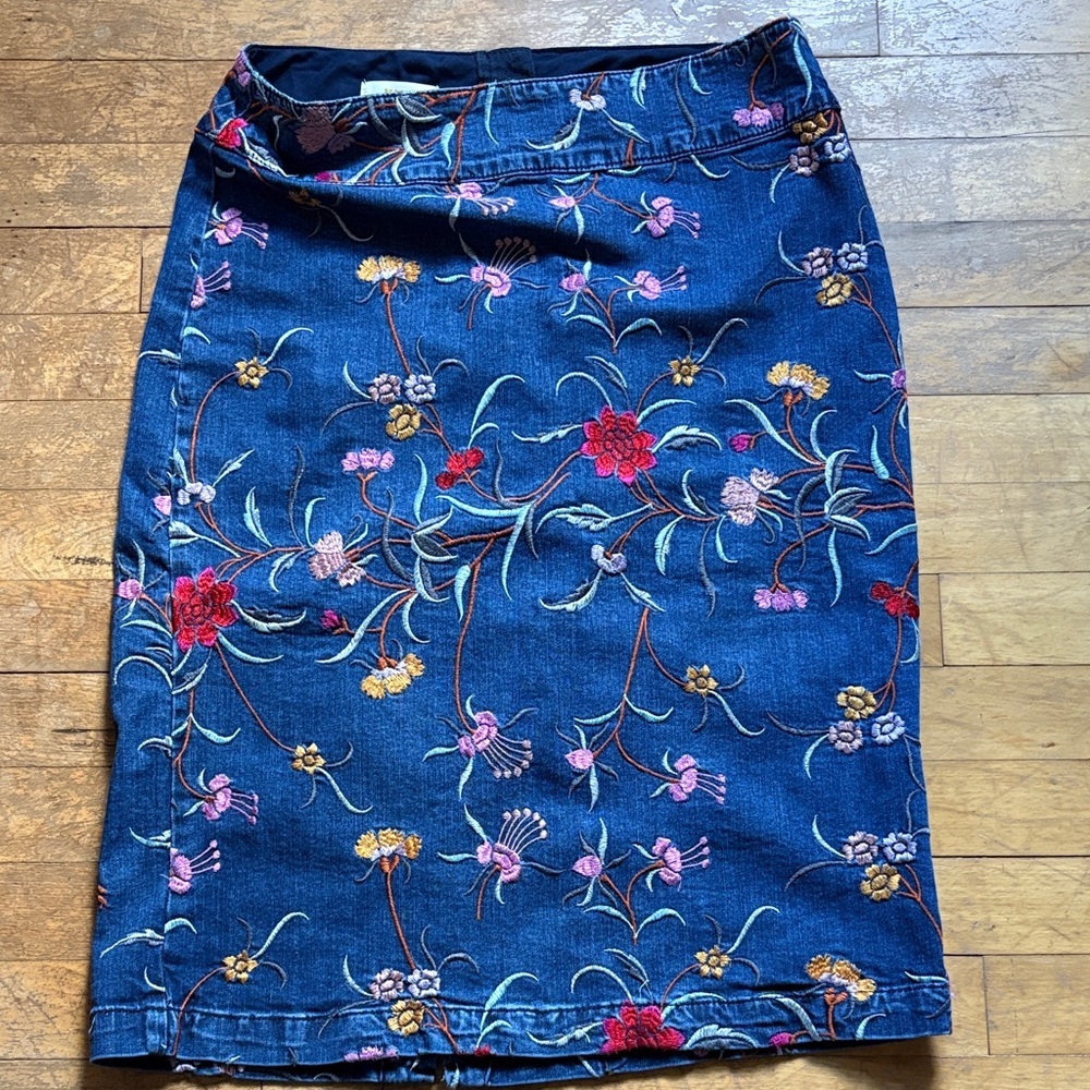 Anthropologie- Maeve Denim Floral Embroidered Pencil Skirt